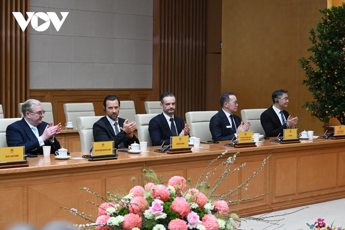 thu tuong viet nam uu tien linh vuc nang luong xanh, sach, chip ban dan hinh anh 4