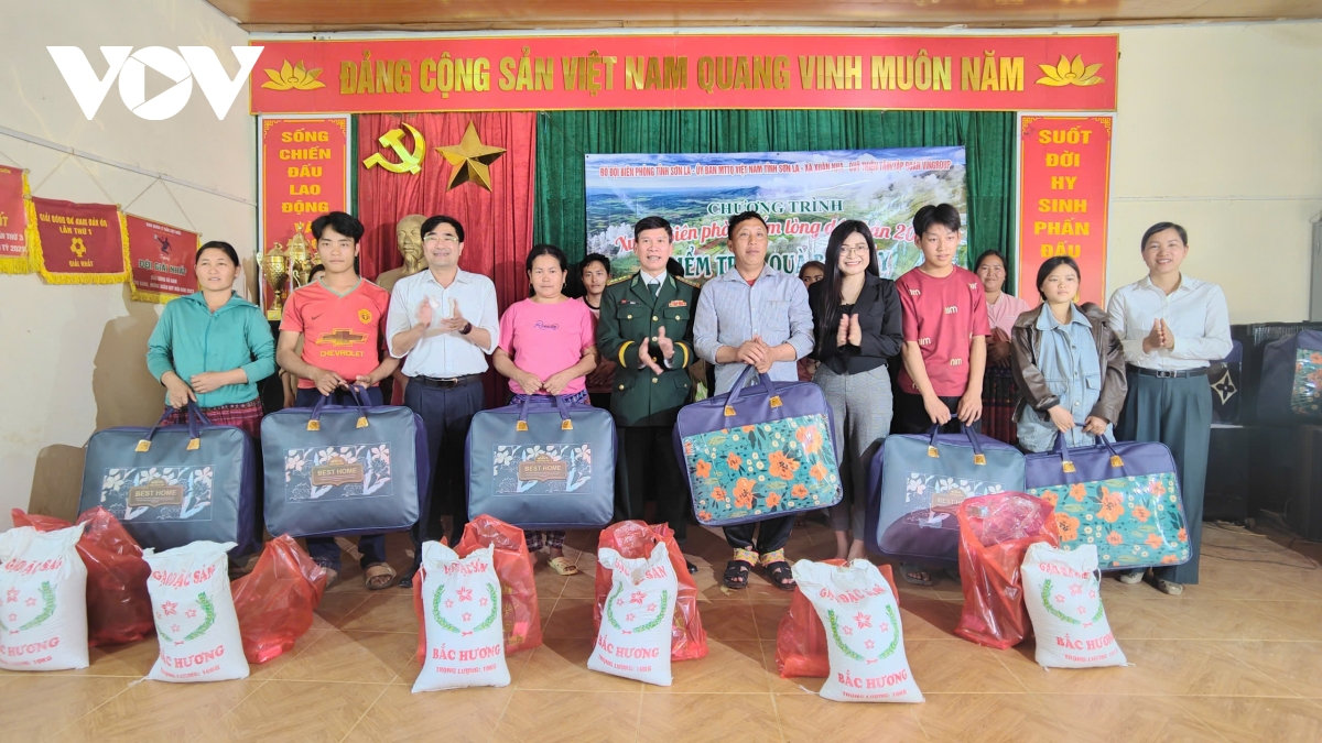 hon 5.000 suat qua tet den voi dong bao vung bien son la hinh anh 1