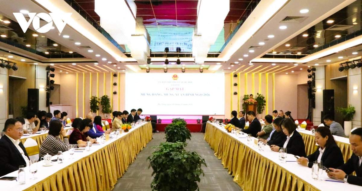 gap mat, chuc tet can bo van phong quoc hoi khu vuc mien trung - tay nguyen hinh anh 1