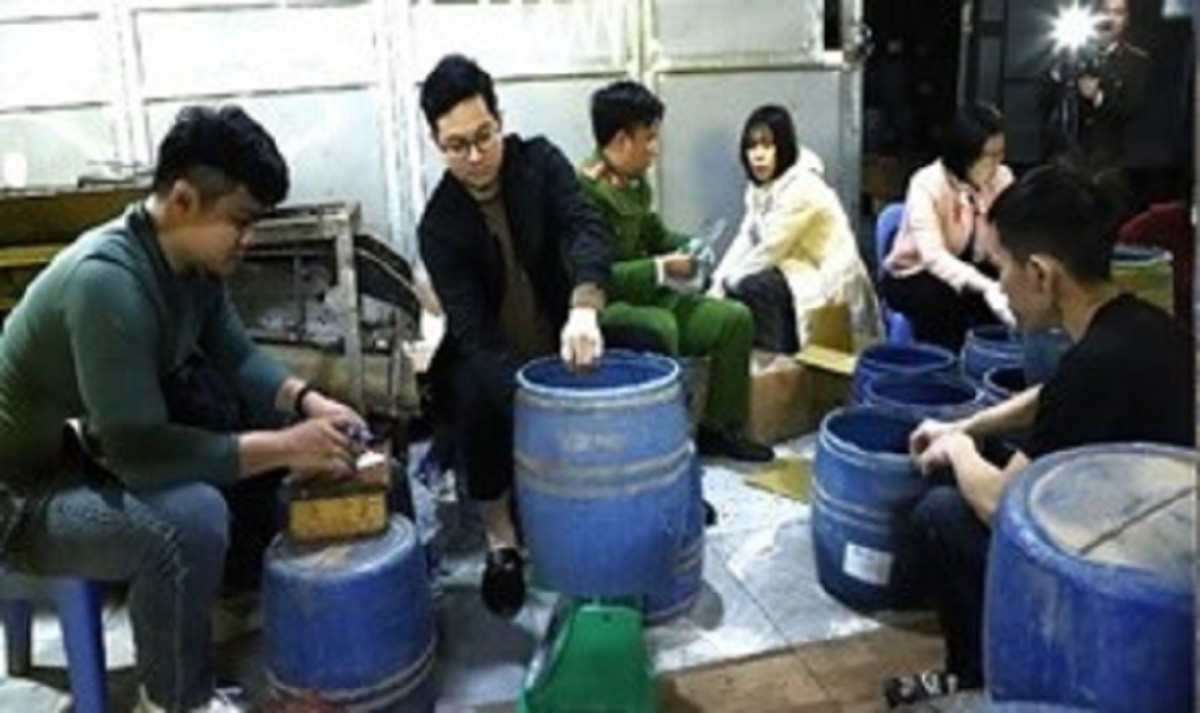 vụ gần 2,8 tấn giá đỗ ngâm hóa chất độc hại tại ninh bình chủ cơ sở bị khởi tố hình ảnh 1 vu gan 2,8 tan gia do ngam hoa chat doc hai tai ninh binh chu co so bi khoi to hinh anh 1