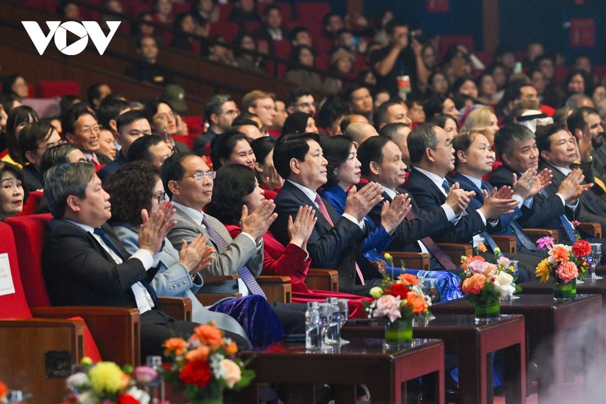 chu tich nuoc luong cuong du chuong trinh nghe thuat xuan que huong 2026 hinh anh 3