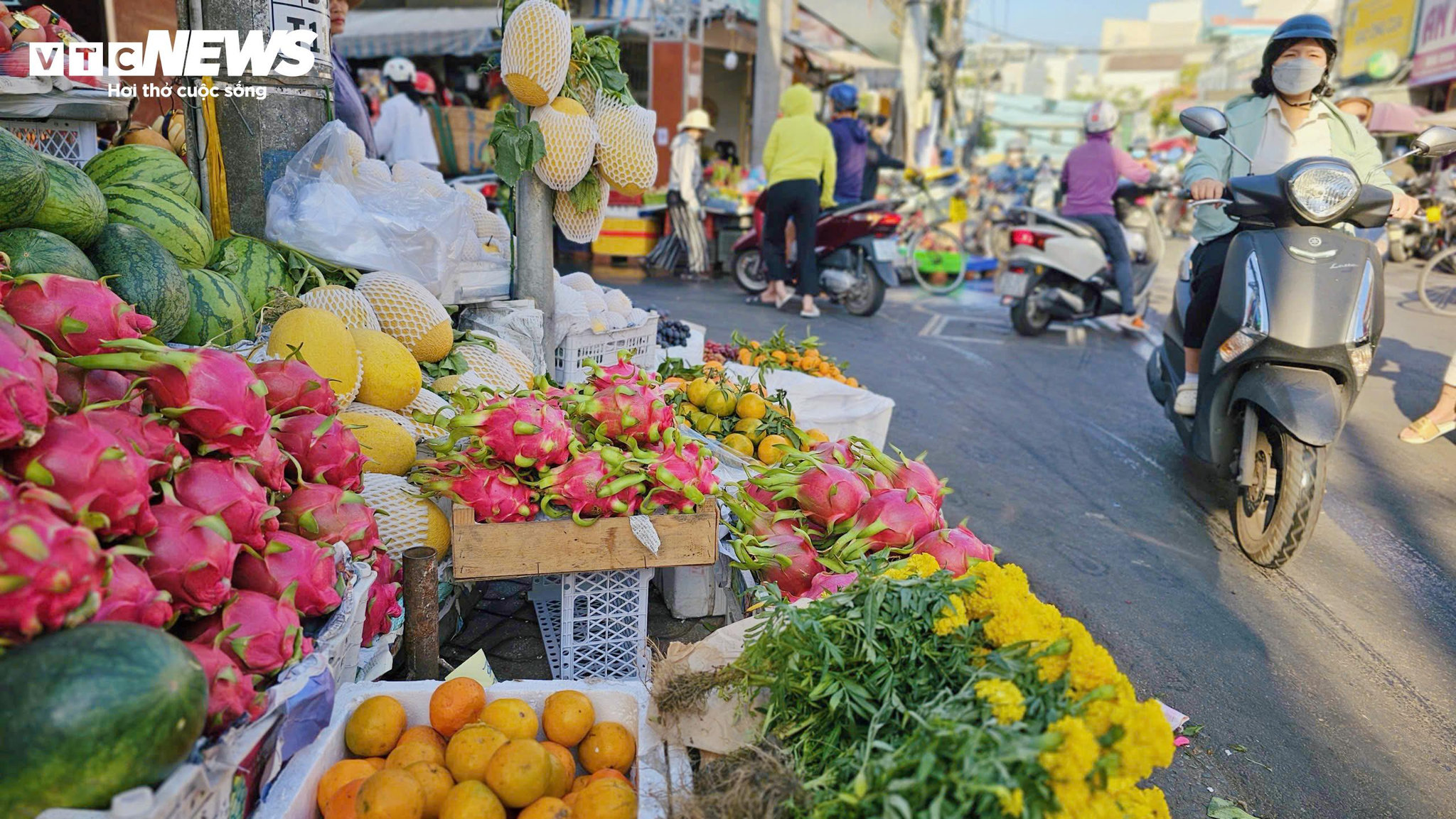 Khách hàng có xu hướng mua nhanh, gọn, đủ lễ, hạn chế chi tiêu cho những món không thật sự cần thiết.
