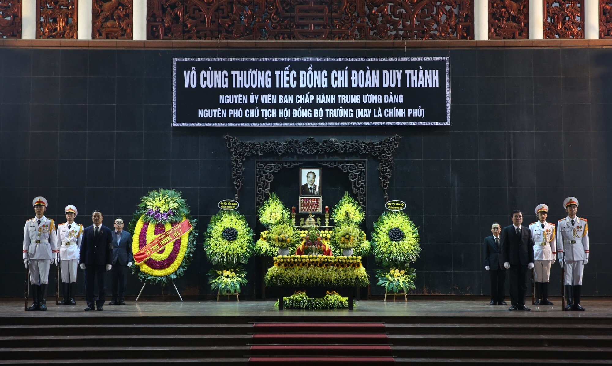 Lễ tang cấp Nhà nước nguyên Phó Chủ tịch Hội đồng Bộ trưởng Đoàn Duy Thành được tổ chức trọng thể vào sáng 12/2.