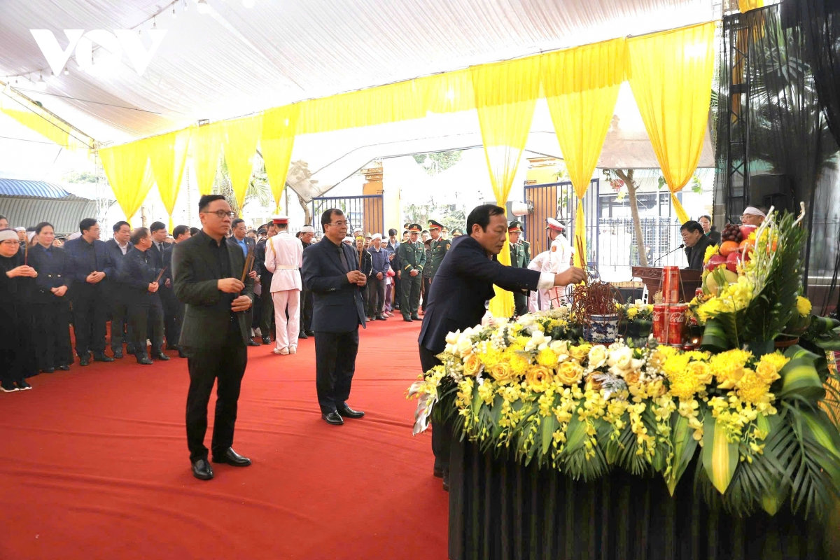 lễ an táng nguyên phó chủ tịch hội đồng bộ trưởng Đoàn duy thành tại quê nhà hình ảnh 3 le an tang nguyen pho chu tich hoi dong bo truong Doan duy thanh tai que nha hinh anh 3
