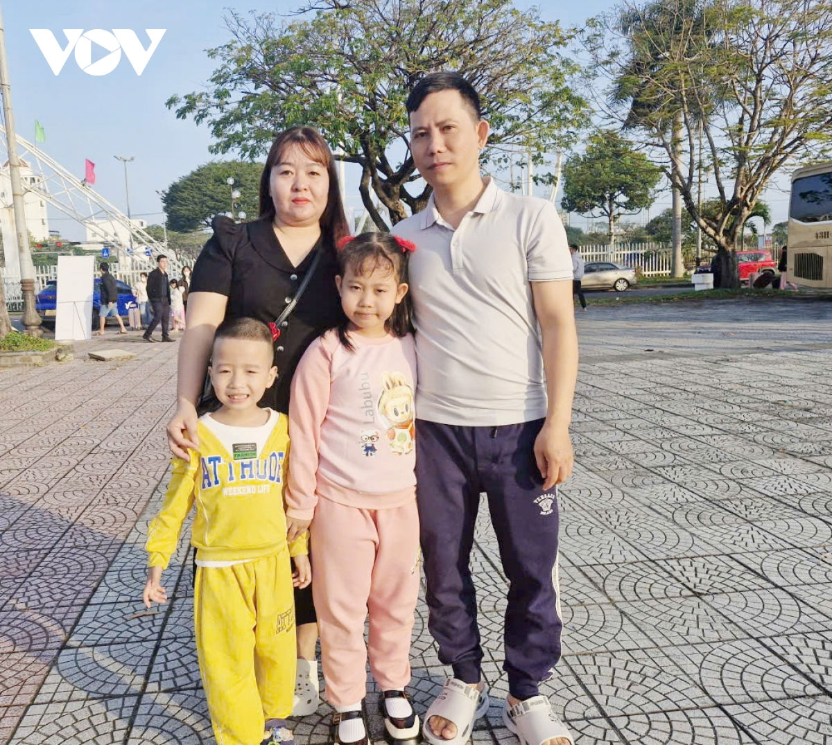 Đà nẵng tổ chức 105 chuyến xe công đoàn đưa công nhân về quê ăn tết hình ảnh 1 Da nang to chuc 105 chuyen xe cong doan dua cong nhan ve que an tet hinh anh 1