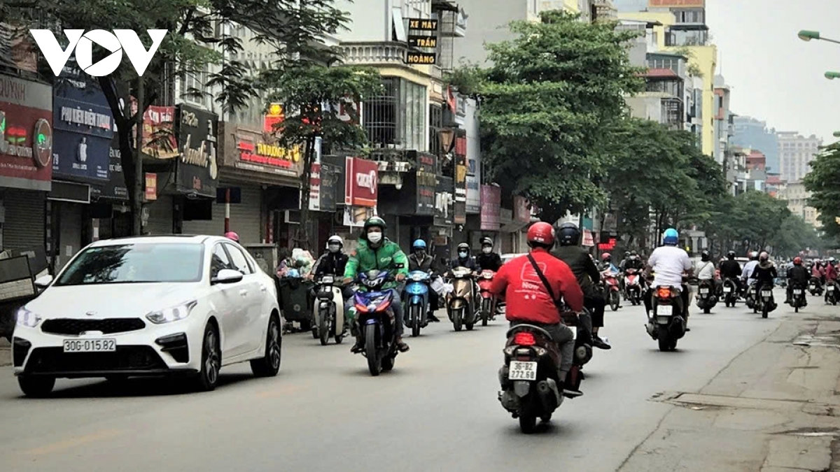 thi diem cam xe taxi luu thong tren pho kham thien, ha noi tu 14 2 hinh anh 1