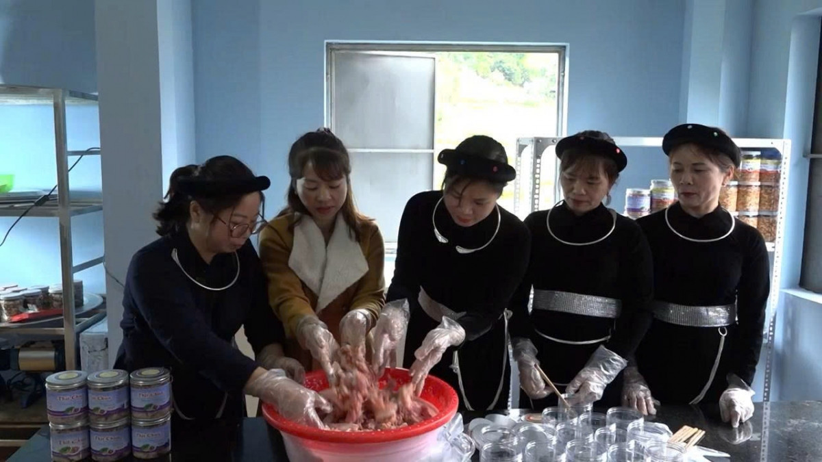 thịt chua - hương vị vùng cao trong mâm cơm ngày tết hình ảnh 1 thit chua - huong vi vung cao trong mam com ngay tet hinh anh 1