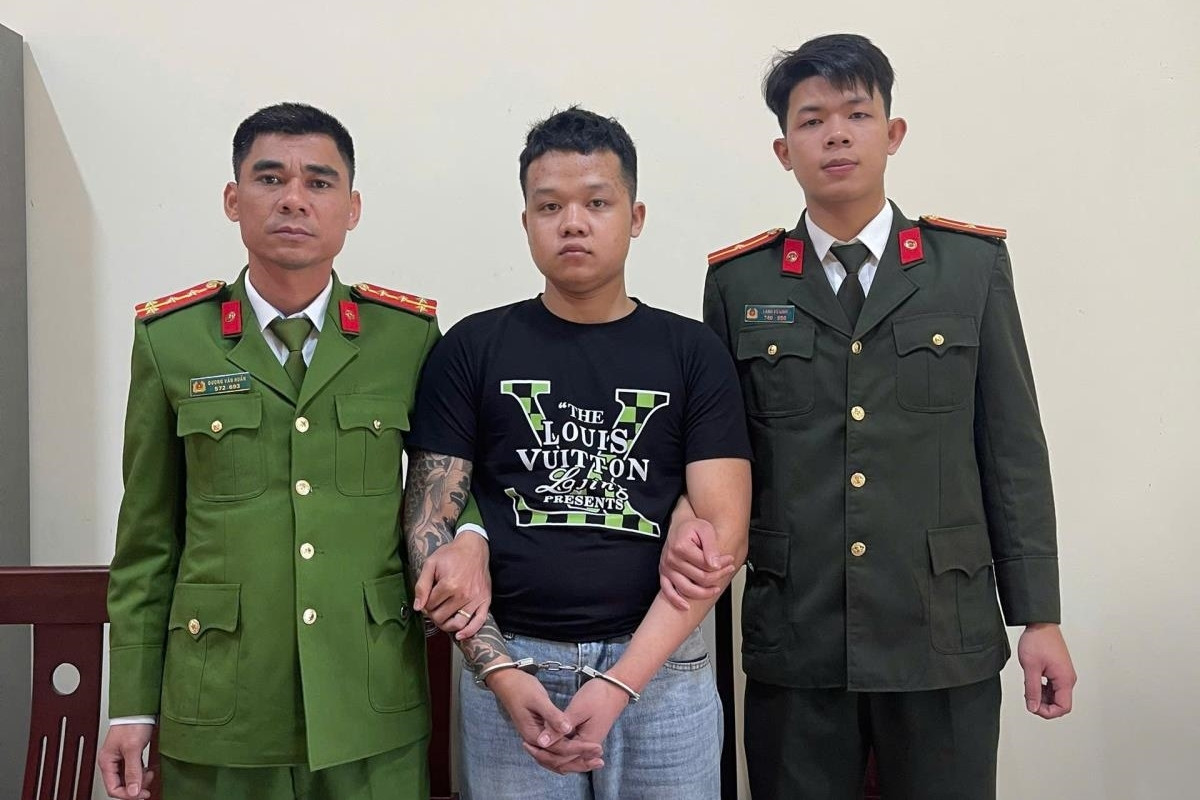 hang loat doi tuong tron truy na bi bat giu trong dip tet binh ngo hinh anh 1