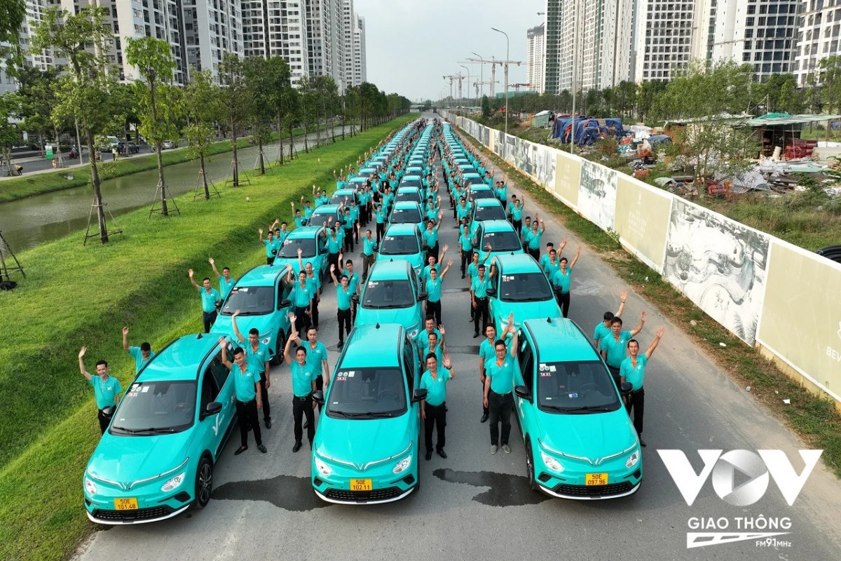 hà nội chuyển toàn bộ taxi xăng, dầu sang xe điện trước năm 2030 hình ảnh 1 ha noi chuyen toan bo taxi xang, dau sang xe dien truoc nam 2030 hinh anh 1