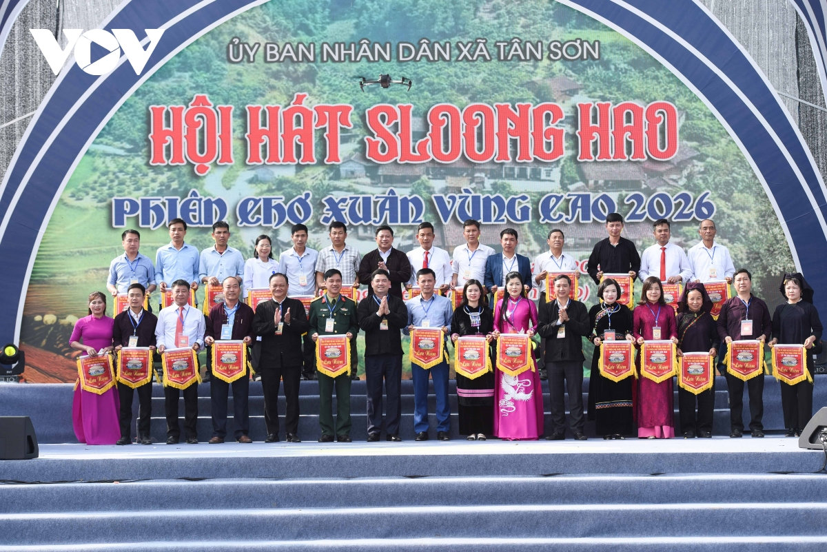 Đặc sắc lễ hội hát sloong hao vùng cao tân sơn, bắc ninh hình ảnh 2 Dac sac le hoi hat sloong hao vung cao tan son, bac ninh hinh anh 2