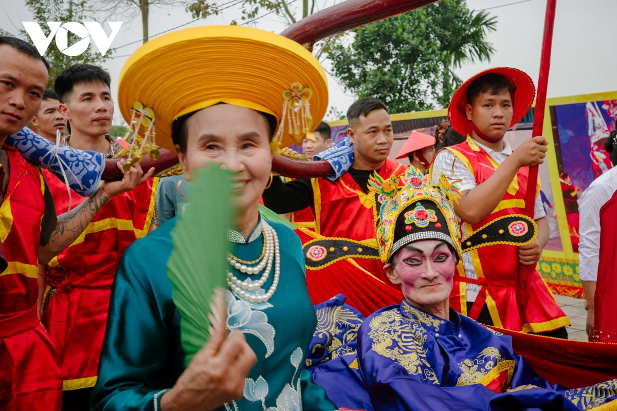 Den sai va nghi le ruoc vua song doc nhat vo nhi hinh anh 10