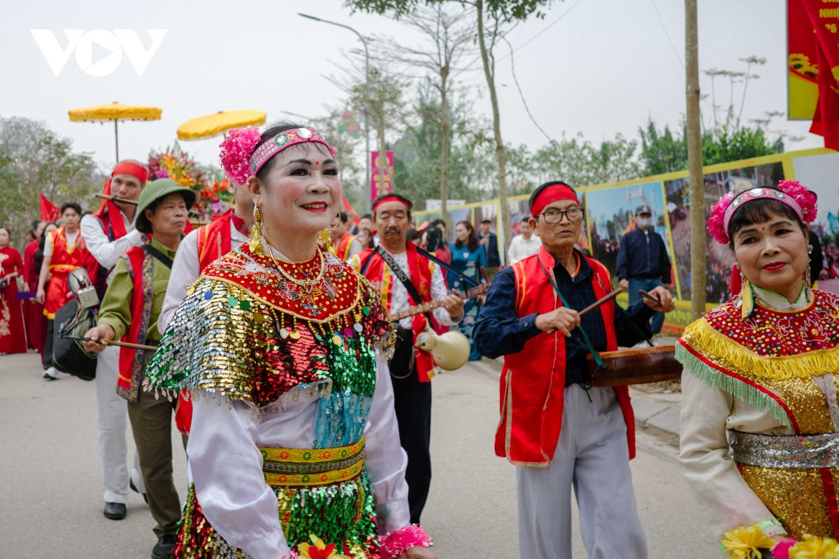 Den sai va nghi le ruoc vua song doc nhat vo nhi hinh anh 12