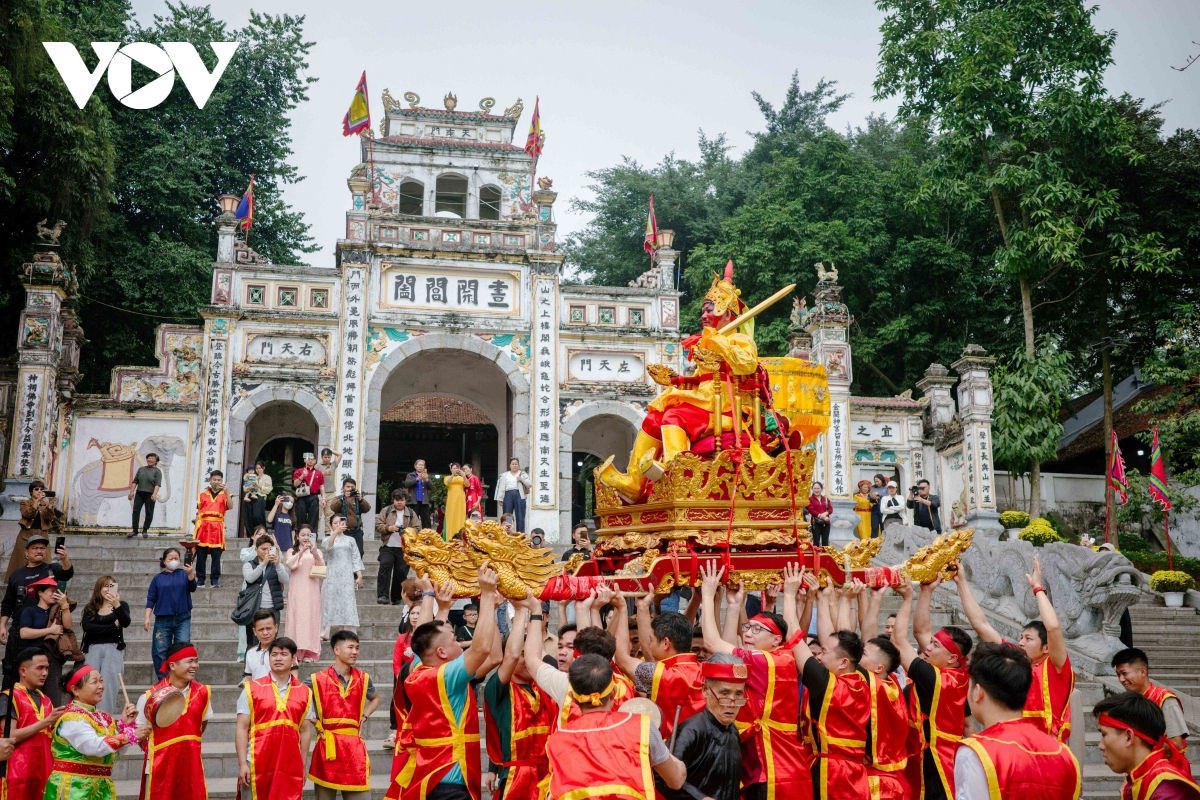 Den sai va nghi le ruoc vua song doc nhat vo nhi hinh anh 19