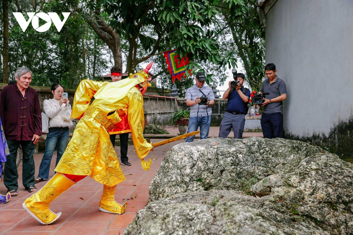 Den sai va nghi le ruoc vua song doc nhat vo nhi hinh anh 18