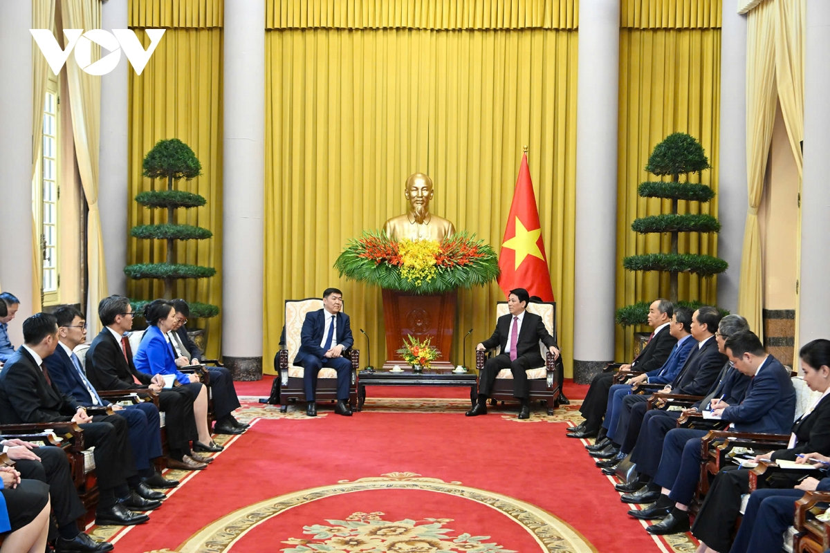 chủ tịch nước lương cường tiếp chánh án tòa án tối cao mông cổ hình ảnh 3 chu tich nuoc luong cuong tiep chanh an toa an toi cao mong co hinh anh 3