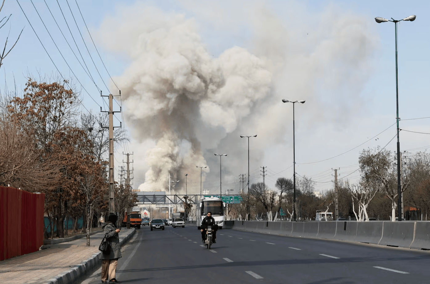 Ngày 28/2, Mỹ phối hợp cùng Israel thực hiện cuộc tấn công phủ đầu nhằm vào Iran. Ngay lập tức, Iran thực hiện chiến dịch trả đũa trên khắp Trung Đông tạo thành cuộc xung đột leo thang và vẫn chưa có dấu hiệu hạ nhiệt. (Ảnh: Reuters)