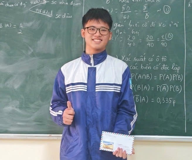thu khoa dat 96,1 100 diem tiet lo bi quyet chinh phuc ky thi danh gia tu duy hinh anh 2
