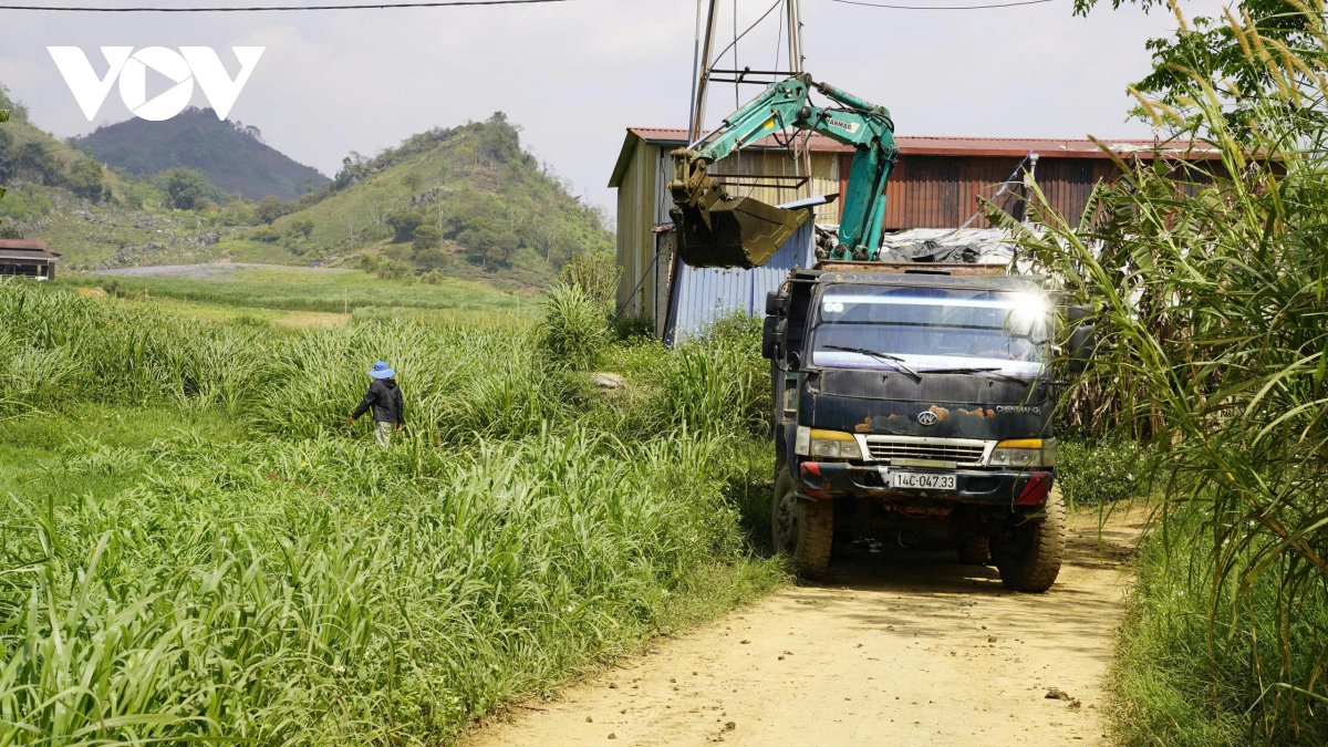 nguồn nước sinh hoạt bị ô nhiễm, người dân sơn la kêu cứu hình ảnh 6 nguon nuoc sinh hoat bi o nhiem, nguoi dan son la keu cuu hinh anh 6
