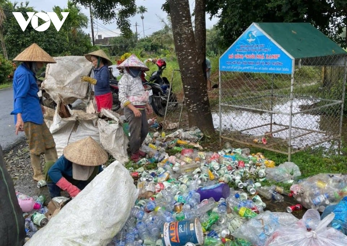  ngoi nha xanh cua phu nu quang tri bao ve moi truong, gay quy ho tro nguoi ngheo hinh anh 1