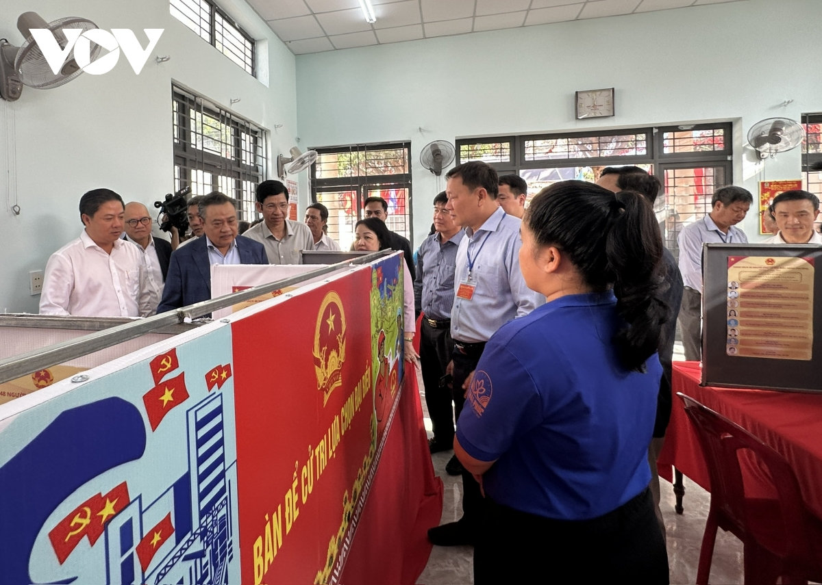 Ông trần sỹ thanh kiểm tra công tác chuẩn bị bầu cử tại Đắk lắk hình ảnh 2 Ong tran sy thanh kiem tra cong tac chuan bi bau cu tai Dak lak hinh anh 2