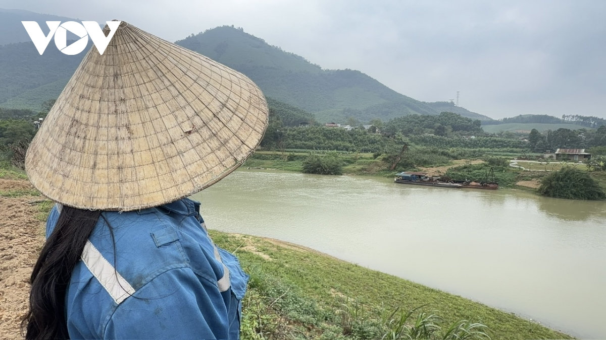 tàu hút cát hoạt động lén lút trên sông Âm, thanh hóa gây sạt lở đất canh tác hình ảnh 5 tau hut cat hoat dong len lut tren song Am, thanh hoa gay sat lo dat canh tac hinh anh 5