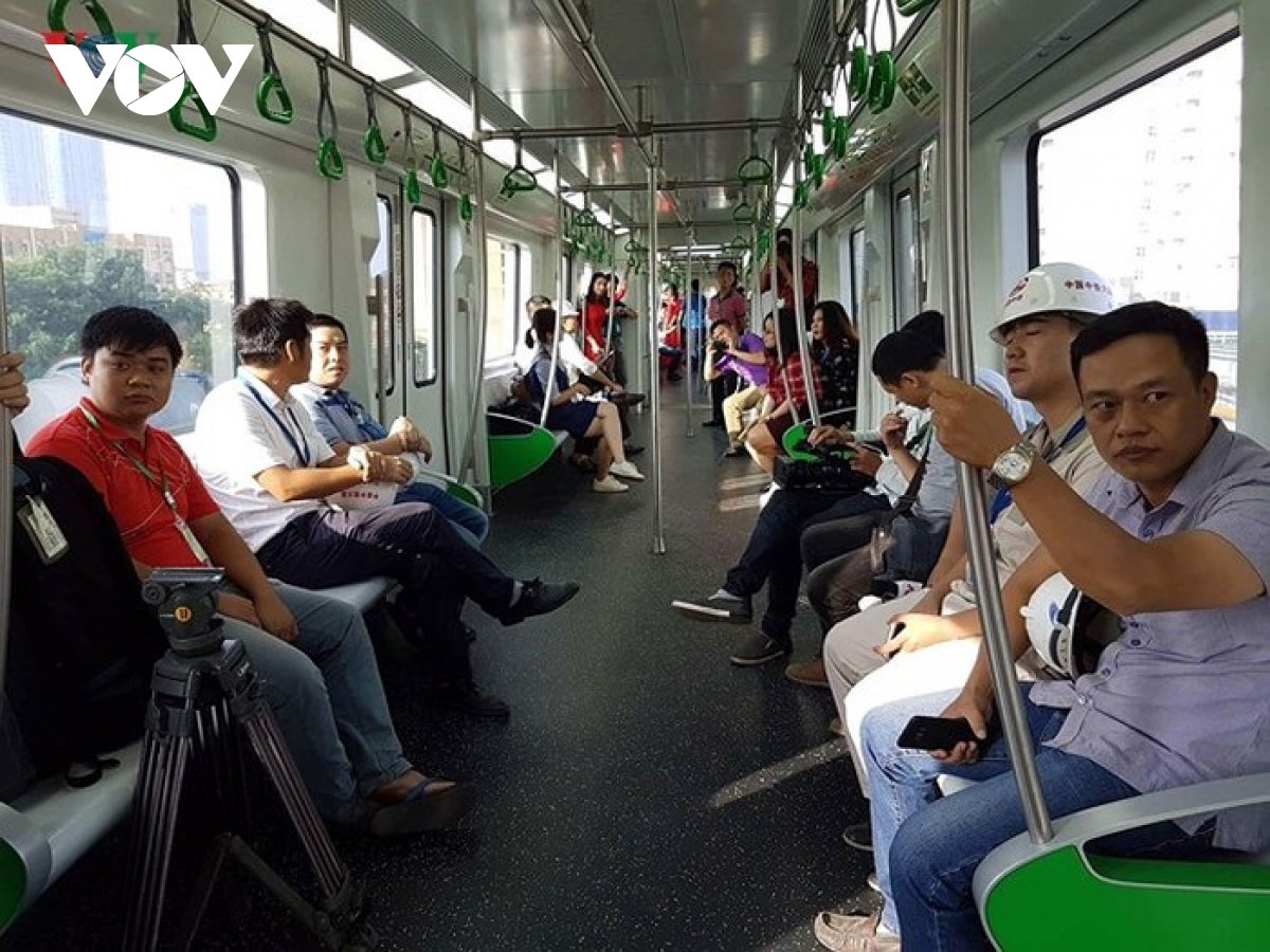 giá xăng tăng cao, dân công sở chuyển đổi phương tiện di chuyển hình ảnh 2 gia xang tang cao, dan cong so chuyen doi phuong tien di chuyen hinh anh 2
