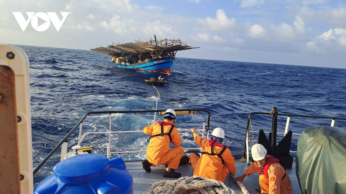 34 ngư dân gặp nạn trên vùng biển ngoài khơi tỉnh khánh hòa hình ảnh 1 34 ngu dan gap nan tren vung bien ngoai khoi tinh khanh hoa hinh anh 1
