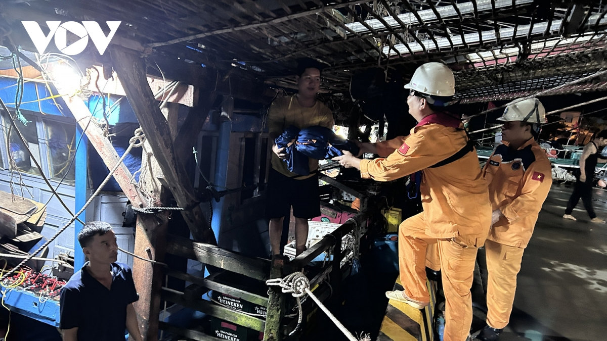 34 ngư dân gặp nạn trên vùng biển ngoài khơi tỉnh khánh hòa hình ảnh 2 34 ngu dan gap nan tren vung bien ngoai khoi tinh khanh hoa hinh anh 2