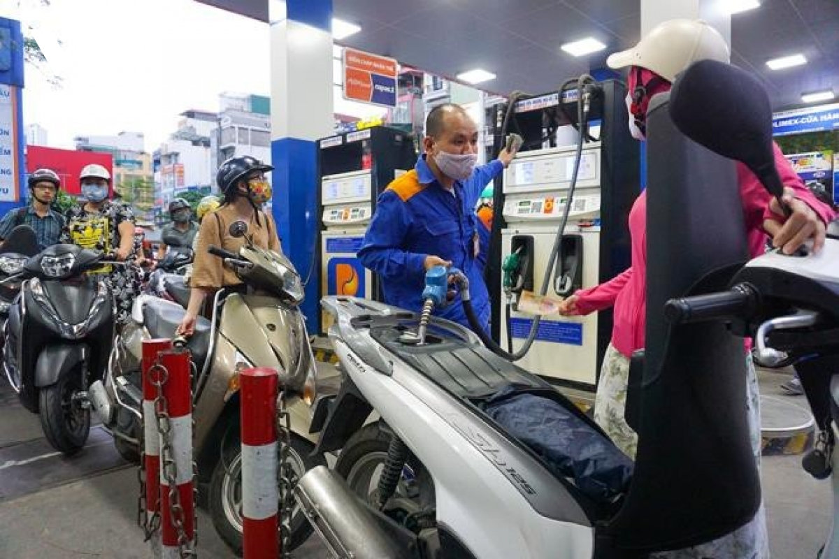 giá xăng tăng, người tiêu dùng có khuynh hướng đảo chiều sang sử dụng xe điện hình ảnh 1 gia xang tang, nguoi tieu dung co khuynh huong dao chieu sang su dung xe dien hinh anh 1
