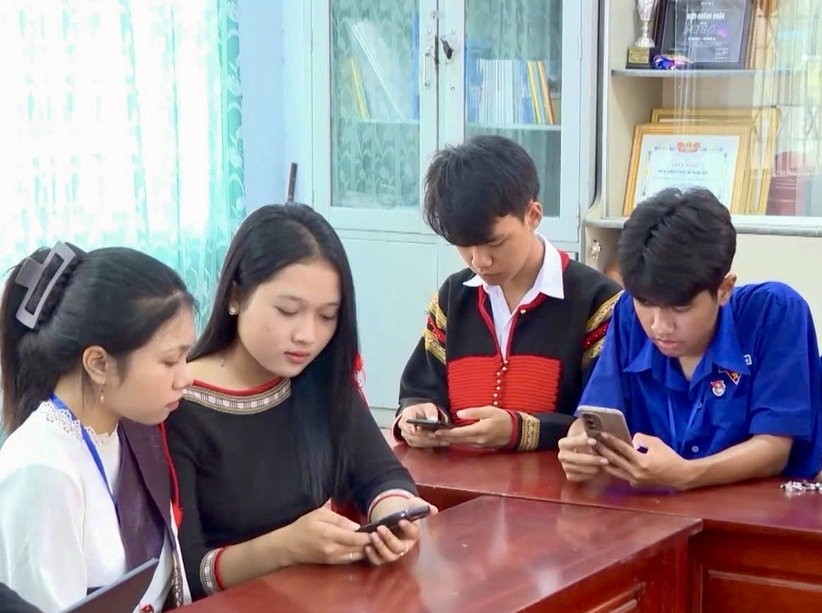 cu tri tre mong cho ngay lan dau bo phieu bau cu hinh anh 1