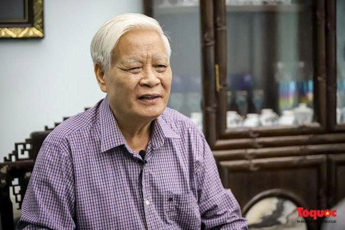 những công dân lần đầu tiên cầm trên tay chiếc thẻ cử tri hình ảnh 17 nhung cong dan lan dau tien cam tren tay chiec the cu tri hinh anh 17