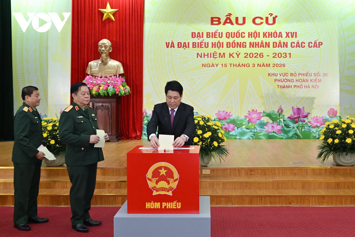 chu tich nuoc luong cuong bo phieu bau cu tai phuong hoan kiem, ha noi hinh anh 2