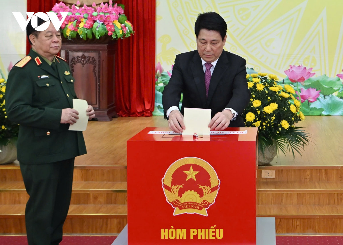 chu tich nuoc luong cuong bo phieu bau cu tai phuong hoan kiem, ha noi hinh anh 1