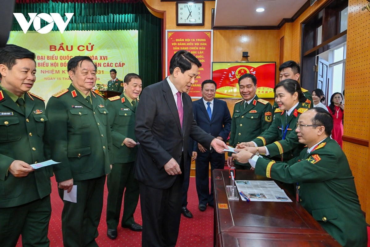 chu tich nuoc luong cuong bo phieu bau cu tai phuong hoan kiem, ha noi hinh anh 4