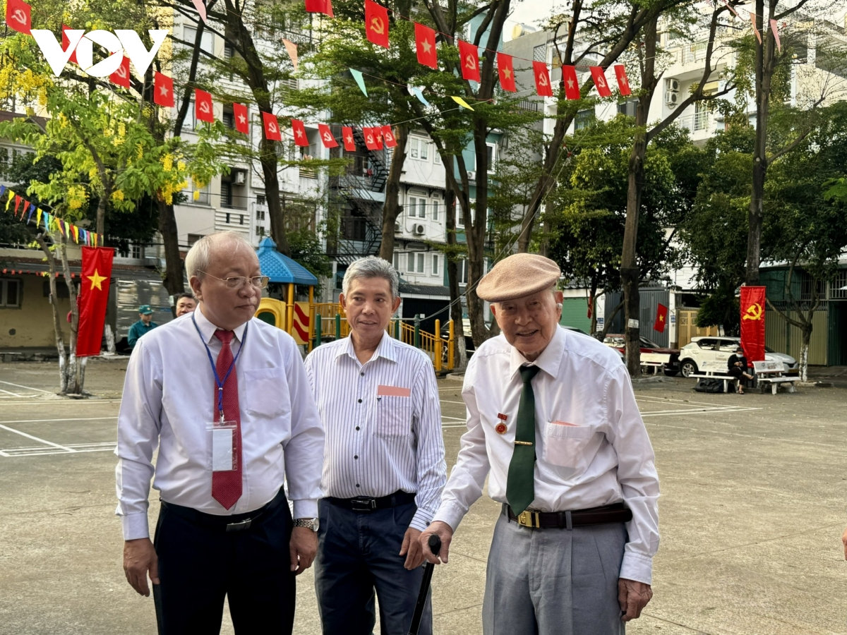 cu tri dac biet tu cang va cau chuyen bau cu nam 1946 den nay hinh anh 1