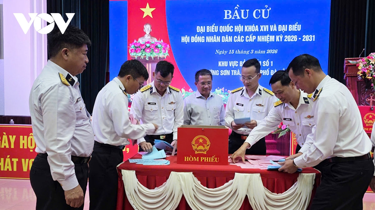 100 cán bộ, chiến sĩ vùng 3 hải quân tham gia ngày hội toàn dân hình ảnh 2 100 can bo, chien si vung 3 hai quan tham gia ngay hoi toan dan hinh anh 2