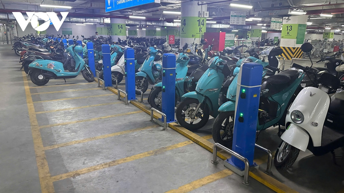 giá xăng dầu tăng cao, nhu cầu mua xe máy điện tăng đột biến hình ảnh 3 gia xang dau tang cao, nhu cau mua xe may dien tang dot bien hinh anh 3