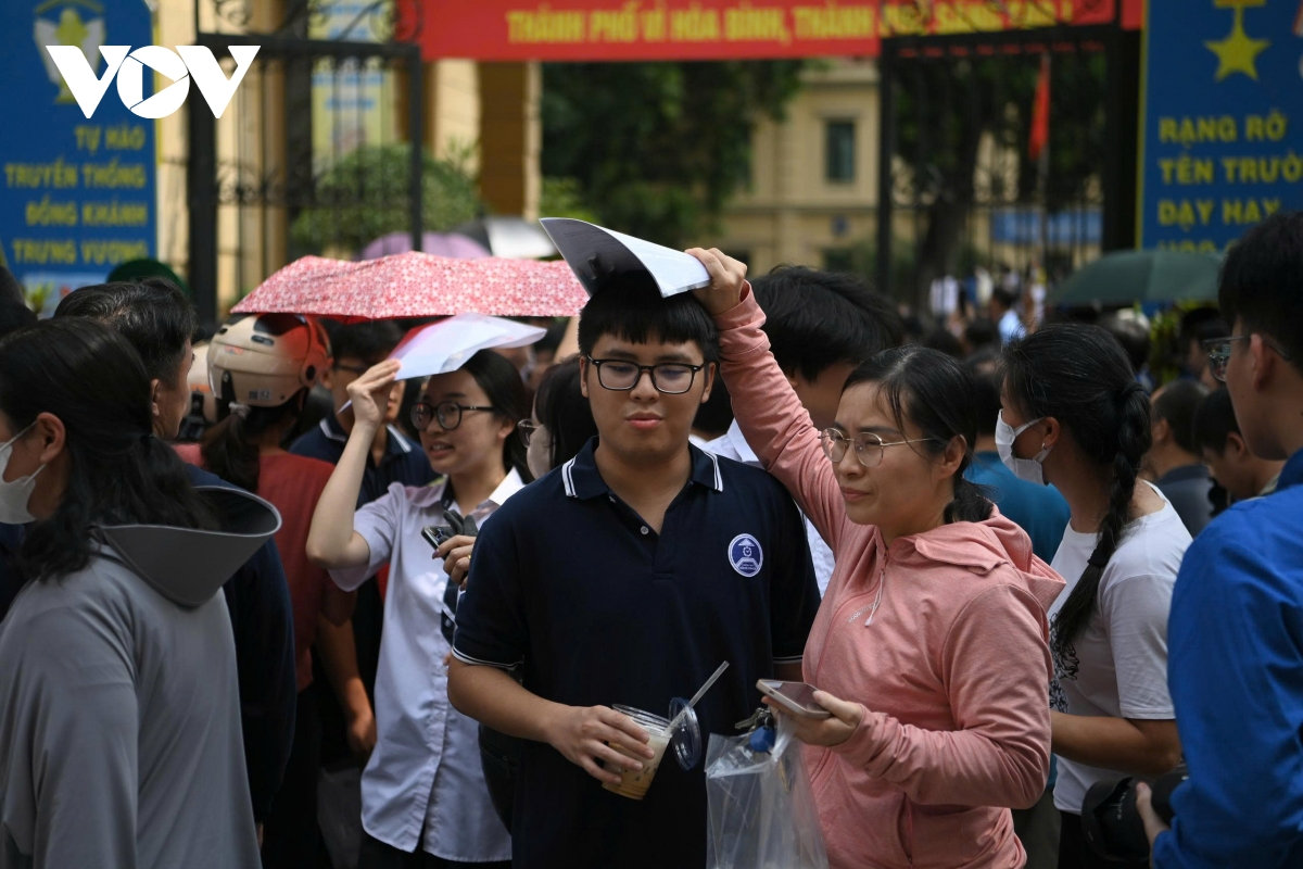 học phí đại học tăng mạnh nỗi lo gánh nặng kép của phụ huynh hình ảnh 2 hoc phi dai hoc tang manh noi lo ganh nang kep cua phu huynh hinh anh 2