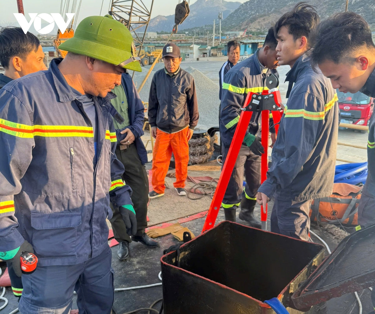tai nạn trên tàu thủy chở hàng ở tỉnh khánh hòa, 3 người tử vong hình ảnh 2 tai nan tren tau thuy cho hang o tinh khanh hoa, 3 nguoi tu vong hinh anh 2