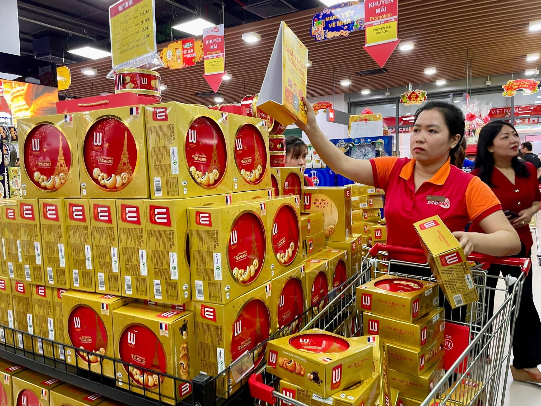 Giữa áp lực hàng hóa tăng giá vì chi phí logistics, các nhà phân phối kiến nghị đẩy mạnh tiêu dùng hàng Việt, giảm phụ thuộc nhóm sản phẩm nhập khẩu.