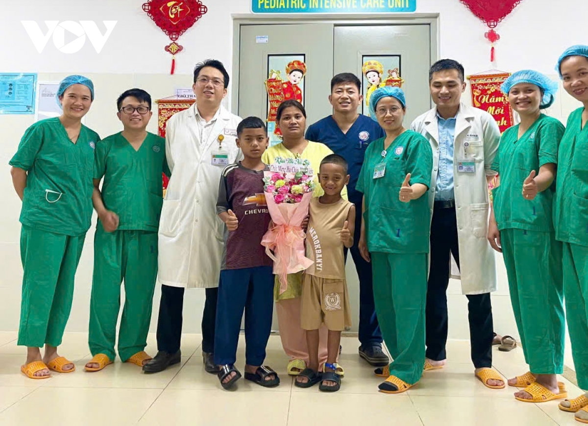 2 benh nhan nghi ngo doc thuc pham do doc to botulinum da duoc xuat vien hinh anh 1