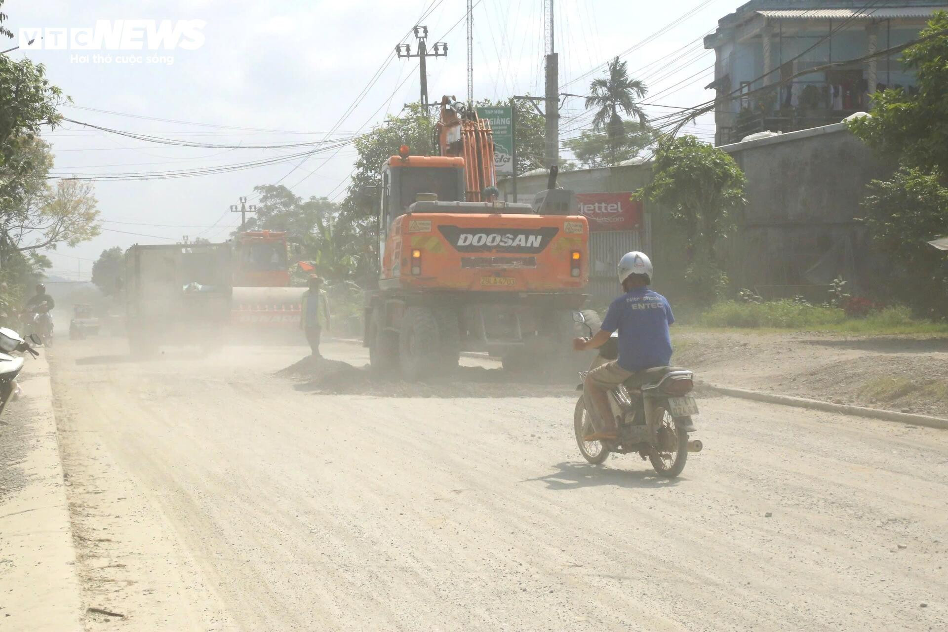 Dân ngán ngẩm dự án mở rộng quốc lộ hơn 1.800 tỷ thi công kiểu 'rùa bò' - 3