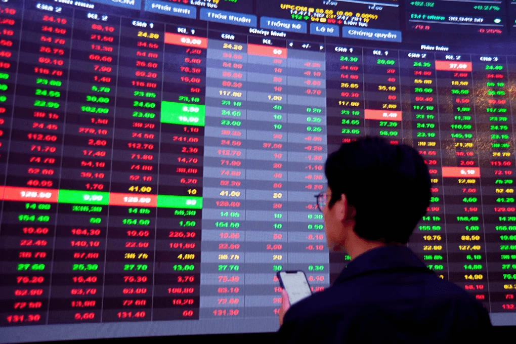 VN-Index giảm 34 điểm, sắc đỏ bao trùm thị trường. (Ảnh minh họa).