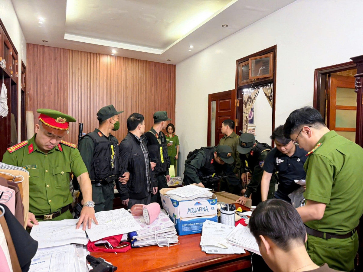 công an phú thọ bắt nhiều giám đốc công ty, triệu tập hàng chục đối tượng hình ảnh 5 cong an phu tho bat nhieu giam doc cong ty, trieu tap hang chuc doi tuong hinh anh 5