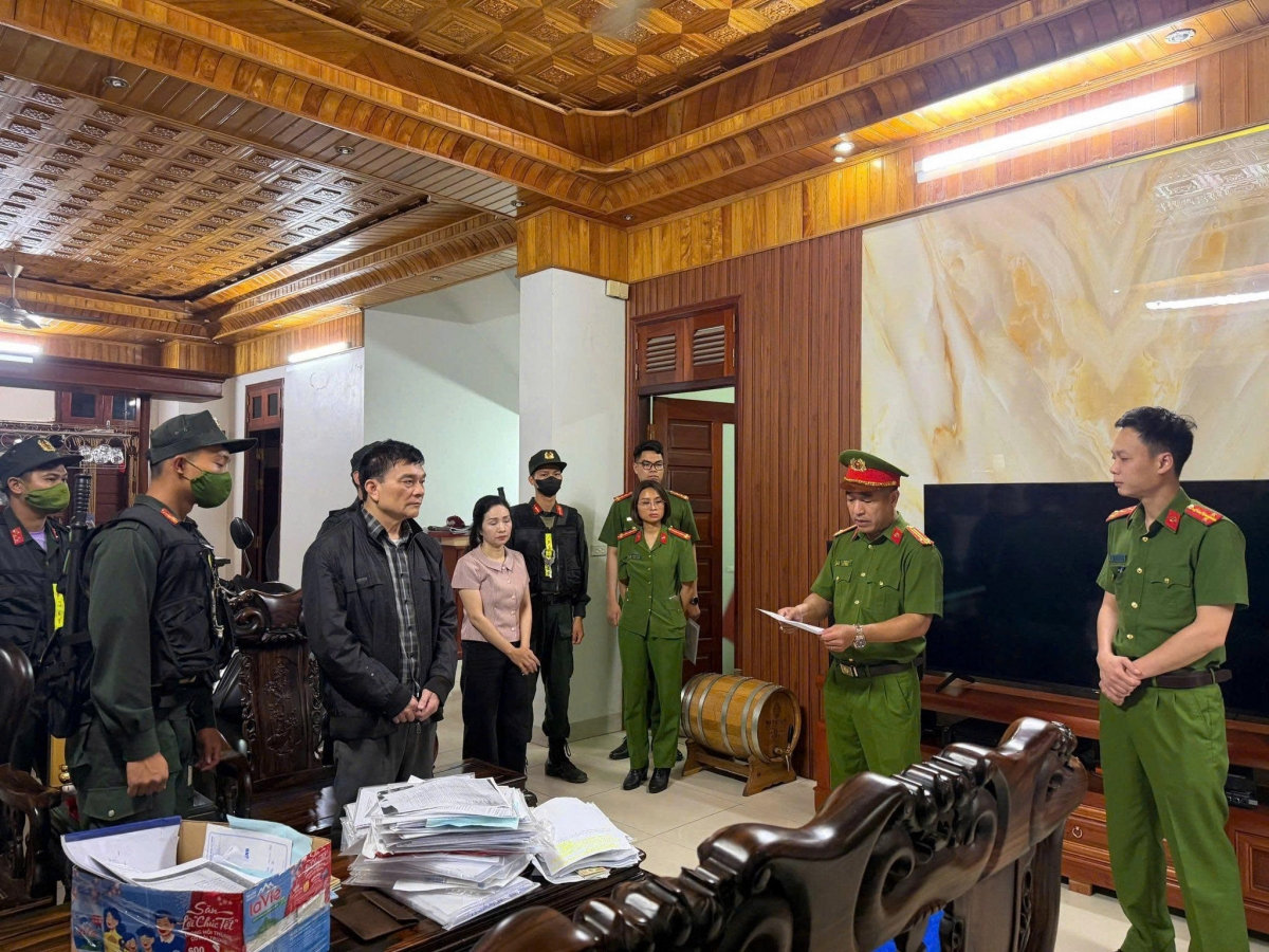 công an phú thọ bắt nhiều giám đốc công ty, triệu tập hàng chục đối tượng hình ảnh 1 cong an phu tho bat nhieu giam doc cong ty, trieu tap hang chuc doi tuong hinh anh 1