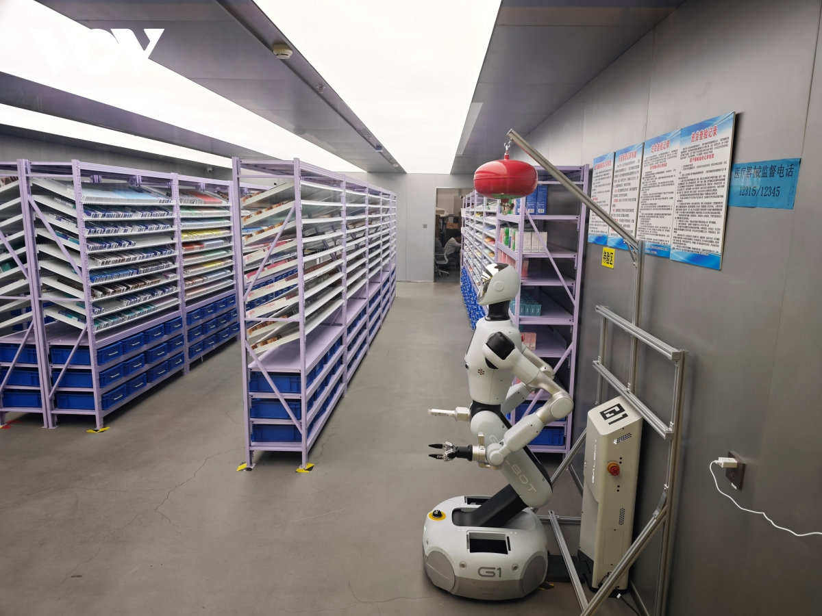 trung quốc triển khai nhà thuốc thông minh dựa trên robot hình người đầu tiên hình ảnh 1 trung quoc trien khai nha thuoc thong minh dua tren robot hinh nguoi dau tien hinh anh 1