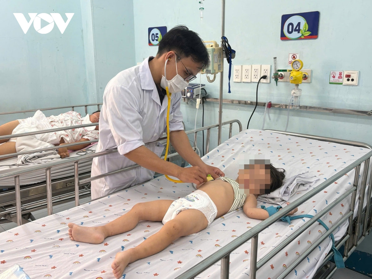 benh tay chan mieng gia tang, nhieu tre nhap vien trong tinh trang nang tai tp.hcm hinh anh 2