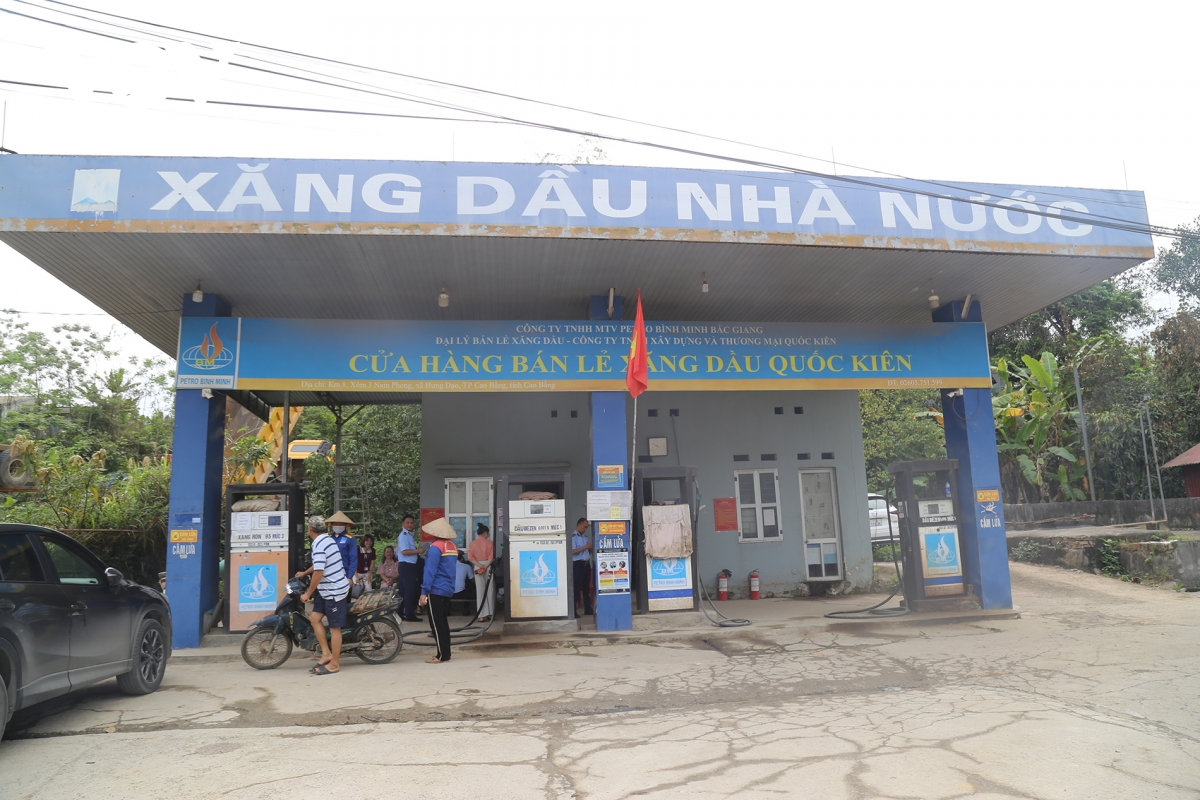 xu phat 1 co so xang dau o cao bang treo bien het xang khi van con hang hinh anh 1