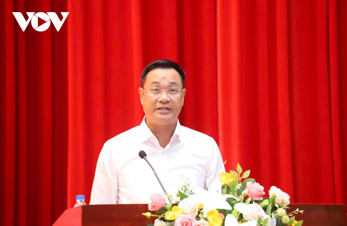 Da nang don luc day nhanh tien do thi cong 6 truong noi tru vung bien hinh anh 1