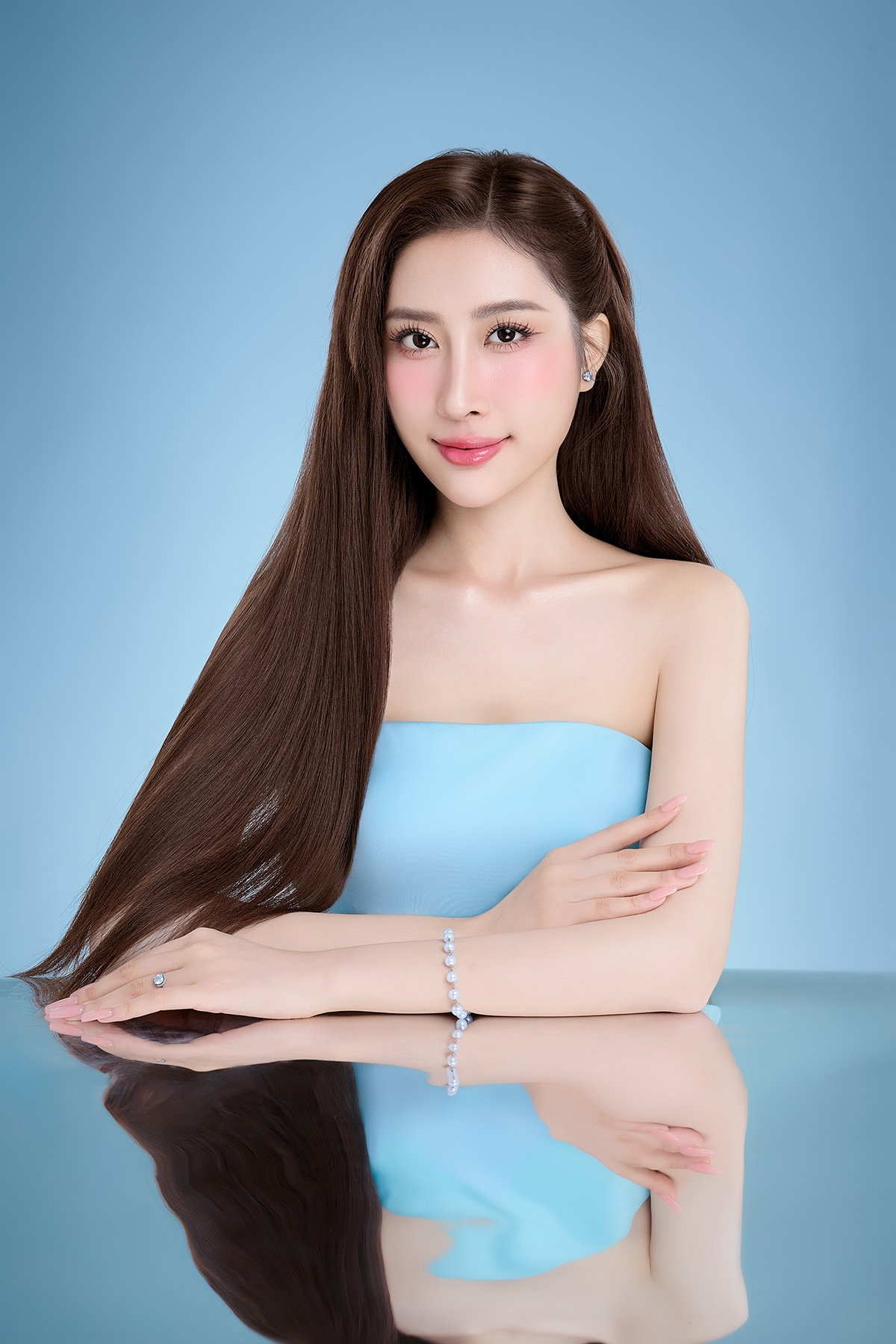 Ngô Thị Kiều Anh (SBD 193) nằm trong nhóm ứng viên tiềm năng, thể hiện tinh thần bứt phá tại chặng cuối. Người đẹp cao 1,76 m, số đo hình thể là 79-64-93 cm. Hiện Kiều Anh là sinh viên năm cuối của Đại học Ngoại thương. Chung kết Miss World Vietnam 2025 diễn ra tối 29/3 tại TP.HCM. Người chiến thắng sẽ đại diện Việt Nam góp mặt tại Miss World lần thứ 74.
